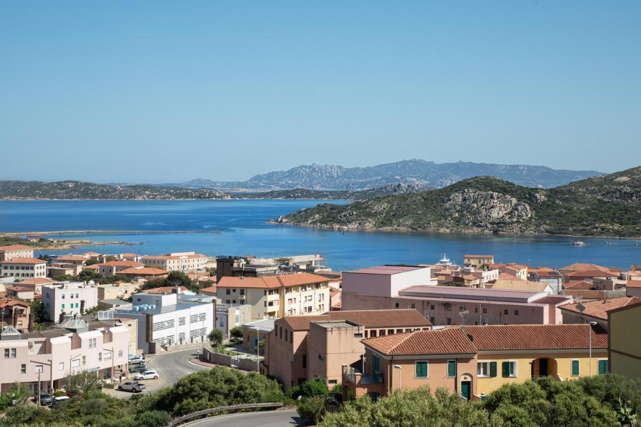 Homey Experience - Central Stay La Maddalena  Bagian luar foto