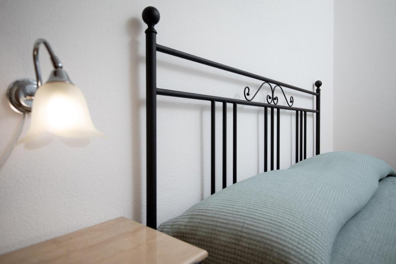 Homey Experience - Central Stay La Maddalena  Bagian luar foto