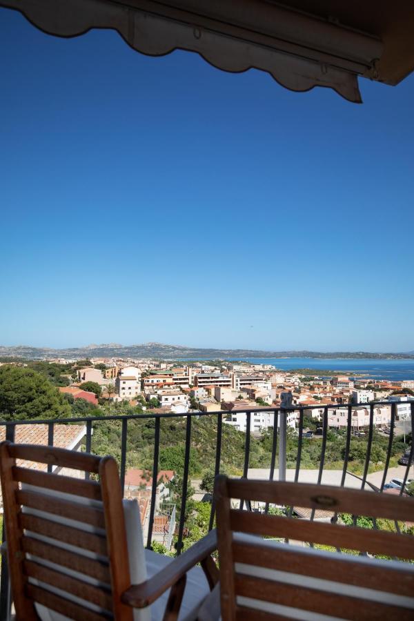 Homey Experience - Central Stay La Maddalena  Bagian luar foto