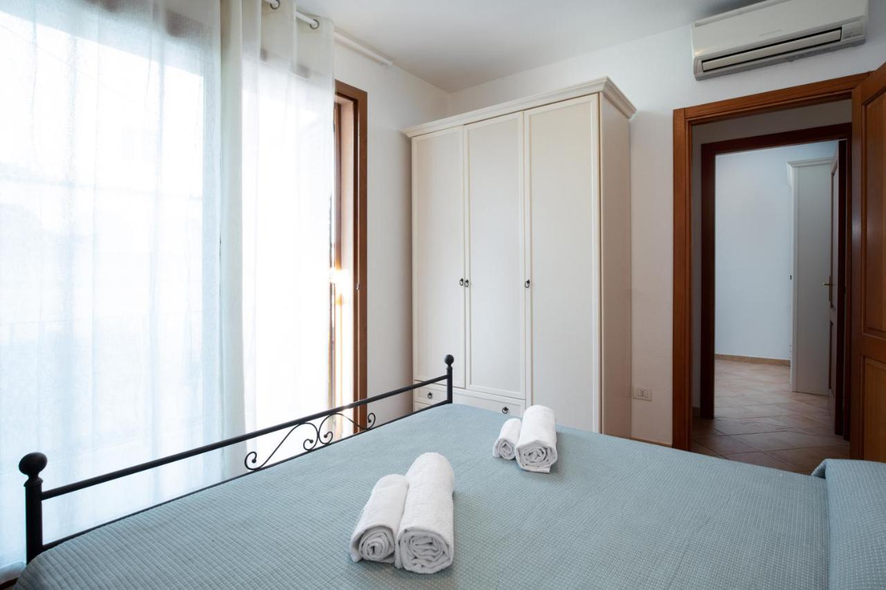 Homey Experience - Central Stay La Maddalena  Bagian luar foto